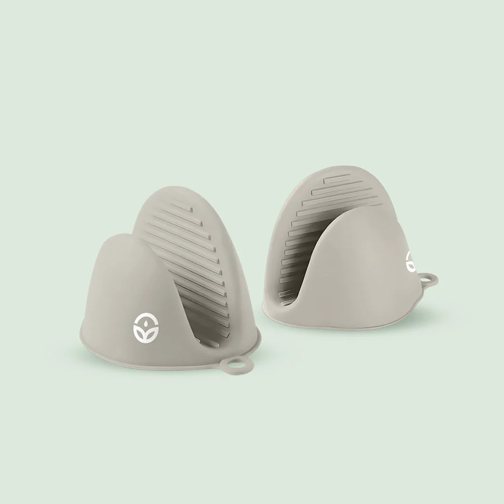 8824D15C-60CB-A640-7E58-C2596D61436C.webp No-Tox Silicone Oven Mitt Set - Gray - Image 1